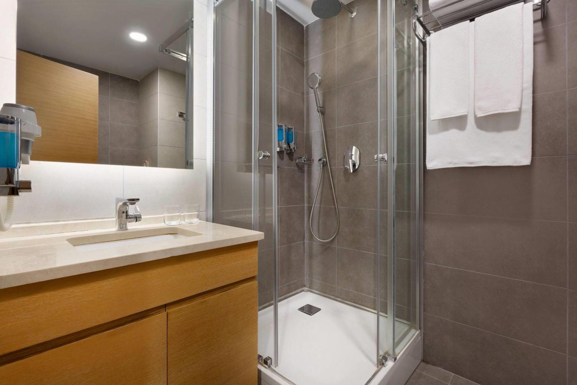 La Quinta By Wyndham Istanbul Gunesli — Photos 2
